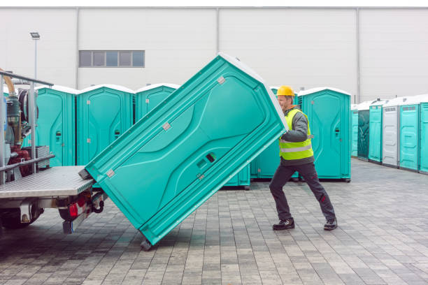 Best Porta potty delivery and setup  in Burton, MI